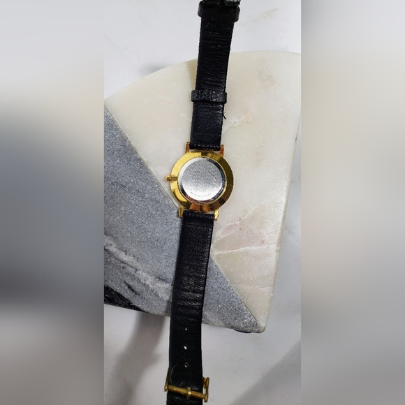 Movado 87-45-882, Museum dial w/original leather strap and clasp. - Picture 3 of 11